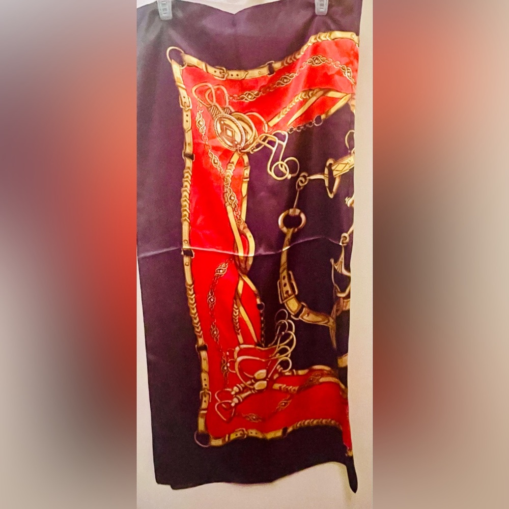 Vintage MOSI Red and Black Equestrian/ Chain Design Satin Scarf - Picture 5 of 10